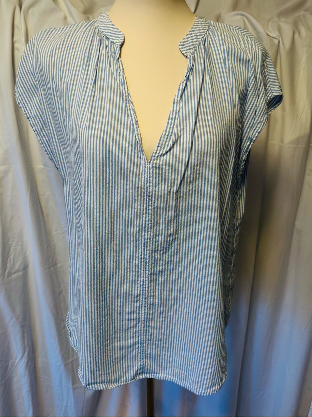H&M Blue and White Striped Casual Button-Down Shirt